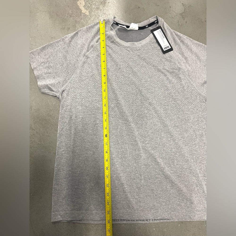 NWT Men’s RHONE Versatility Seamless Performance T-Shirt Gray Vapor Training Gym - Picture 8 of 8